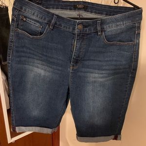 Curve appeal Bermuda Jean shorts